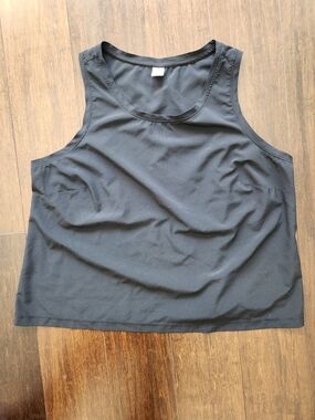 Old Navy Black Boxy Cropped Work Out Tank Size Med